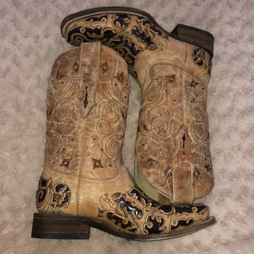 Corral boots